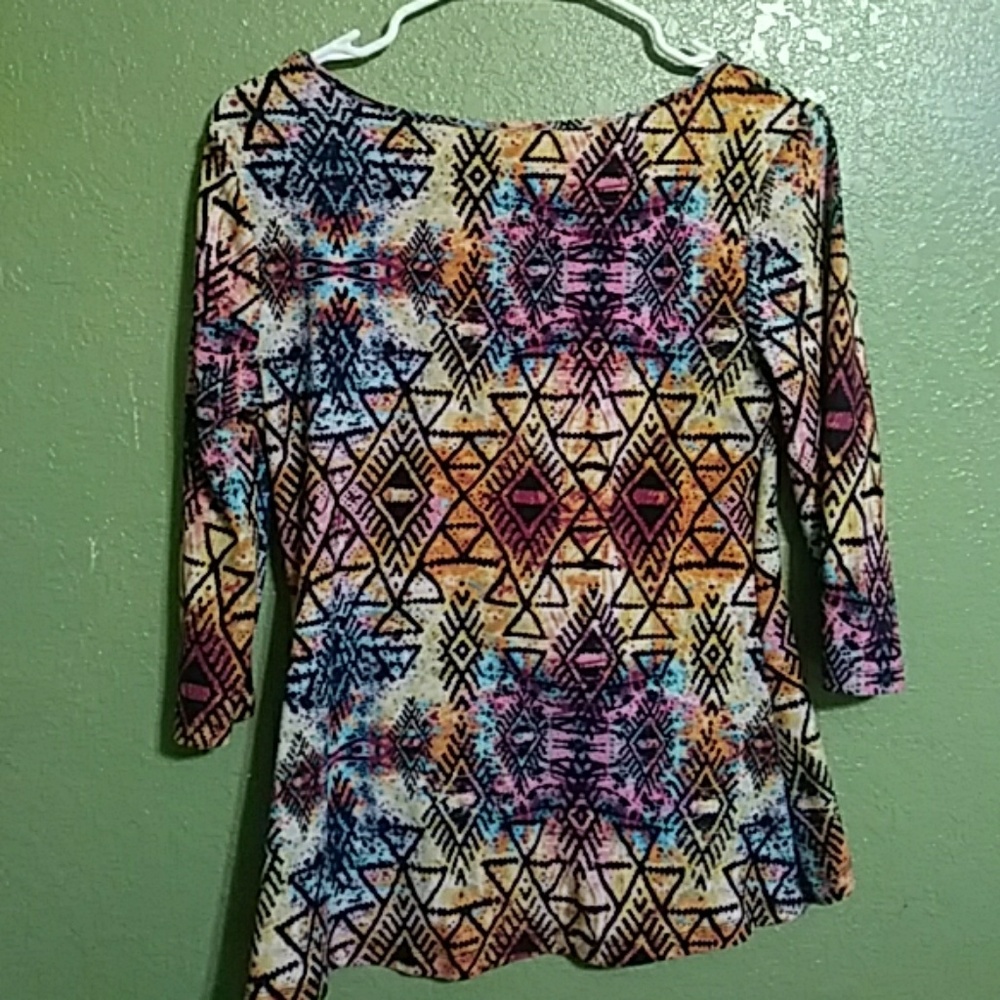 Top - Picture 2 of 2